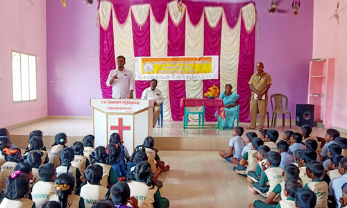 செல்வமகள் சேமிப்பு திட்டம் குறித்து மாணவர்களுக்கு விளக்கம்