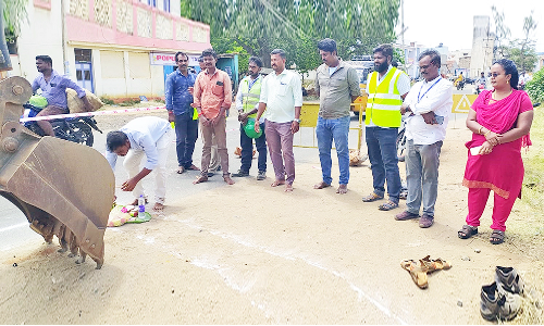 பாவூர்சத்திரத்தில் ரூ.40 கோடி மதிப்பில் புதிய மேம்பாலம் பணிக்கு பூமி பூஜை