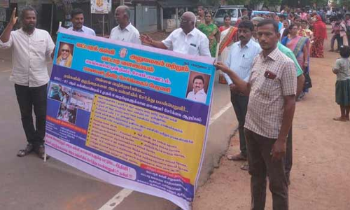 அரசுப்பள்ளிகளில்  மாணவர் சேர்க்கையை வலியுறுத்தி தலைமை ஆசிரியர்கள் பேரணி