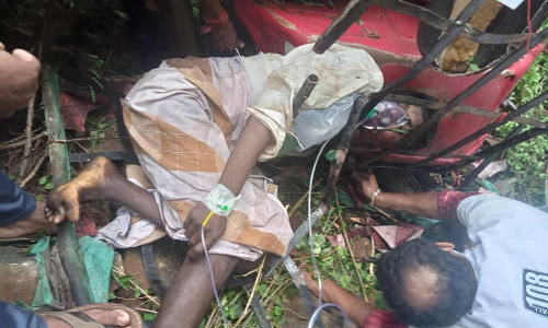 உயிருக்கு போராடிய டிரைவருக்கு சிகிச்சை அளித்த 108 ஆம்புலன்ஸ் ஊழியர்கள்