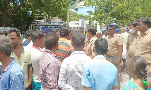 திருமணம் நிச்சயிக்கப்பட்ட இளம்பெண் திடீர் தற்கொலை - உடலை வாங்க மறுத்து உறவினர்கள் போராட்டம்