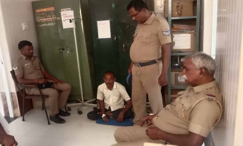 மருத்துவ சான்று வழங்க காலதாமதம் ஆவதால் - கைதியை கோர்ட்டில் ஆஜர்படுத்த முடியாமல் தவிக்கும் போலீசார்