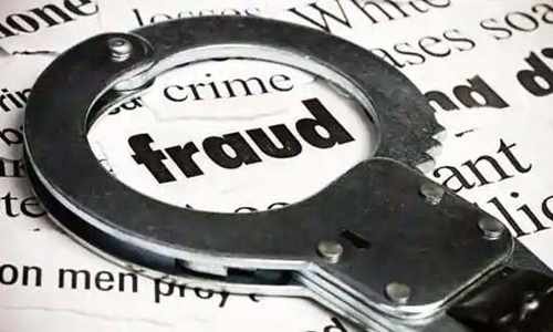 சென்னை விமான நிறுவனத்தில் வேலை வாங்கி தருவதாக கூறி புதுவை பெண்ணிடம் ரூ.14½ லட்சம் மோசடி