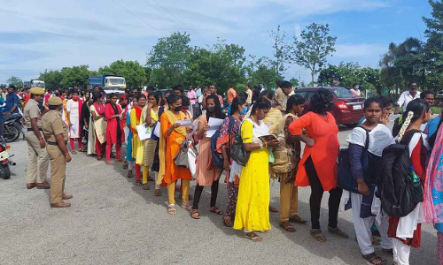 திருவள்ளூர் மாவட்டத்தில் 5 மையங்களில் 5,548 பேர் சப்-இன்ஸ்பெக்டர் தேர்வு எழுதினர்