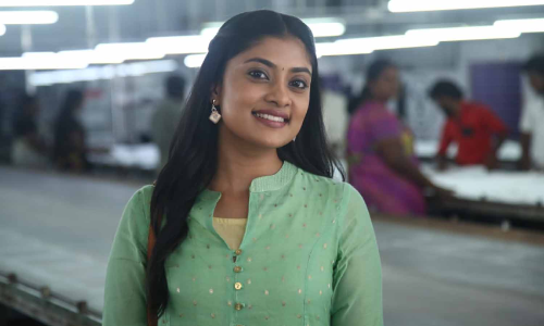 புதுமுக நடிகரின் படத்தில் அம்மு அபிராமி..