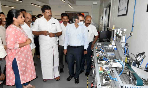 ஓசூர் சிப்காட் தொழிற்பூங்காவில்  சிப்காட் தொழில் புத்தாக்க மையம் திறப்பு