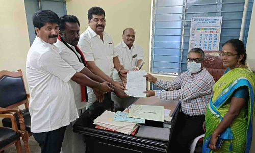 கெலமங்கலம் யூனியனில்  தி.மு.க. வேட்பாளர் வேட்பு மனு தாக்கல்