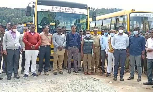 நீலகிரியில் 7 தனியார் பள்ளி வாகனங்கள் தகுதி நீக்கம்