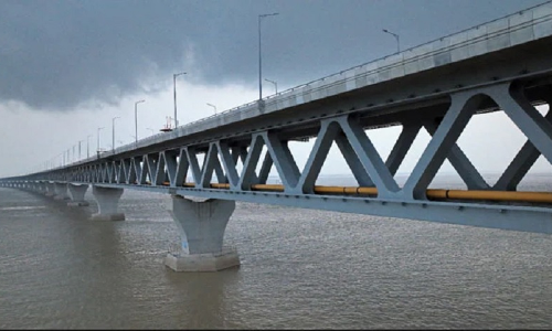 பங்களாதேஷின் மிக நீளமான ரெயில்- சாலை பாலத்தை திறந்து வைத்தார் பிரதமர் ஷேக் ஹசீனா