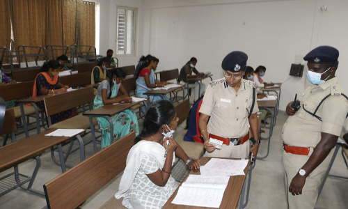 7 மையங்களில் சப்-இன்ஸ்பெக்டர் பணிக்கான எழுத்து தேர்வு