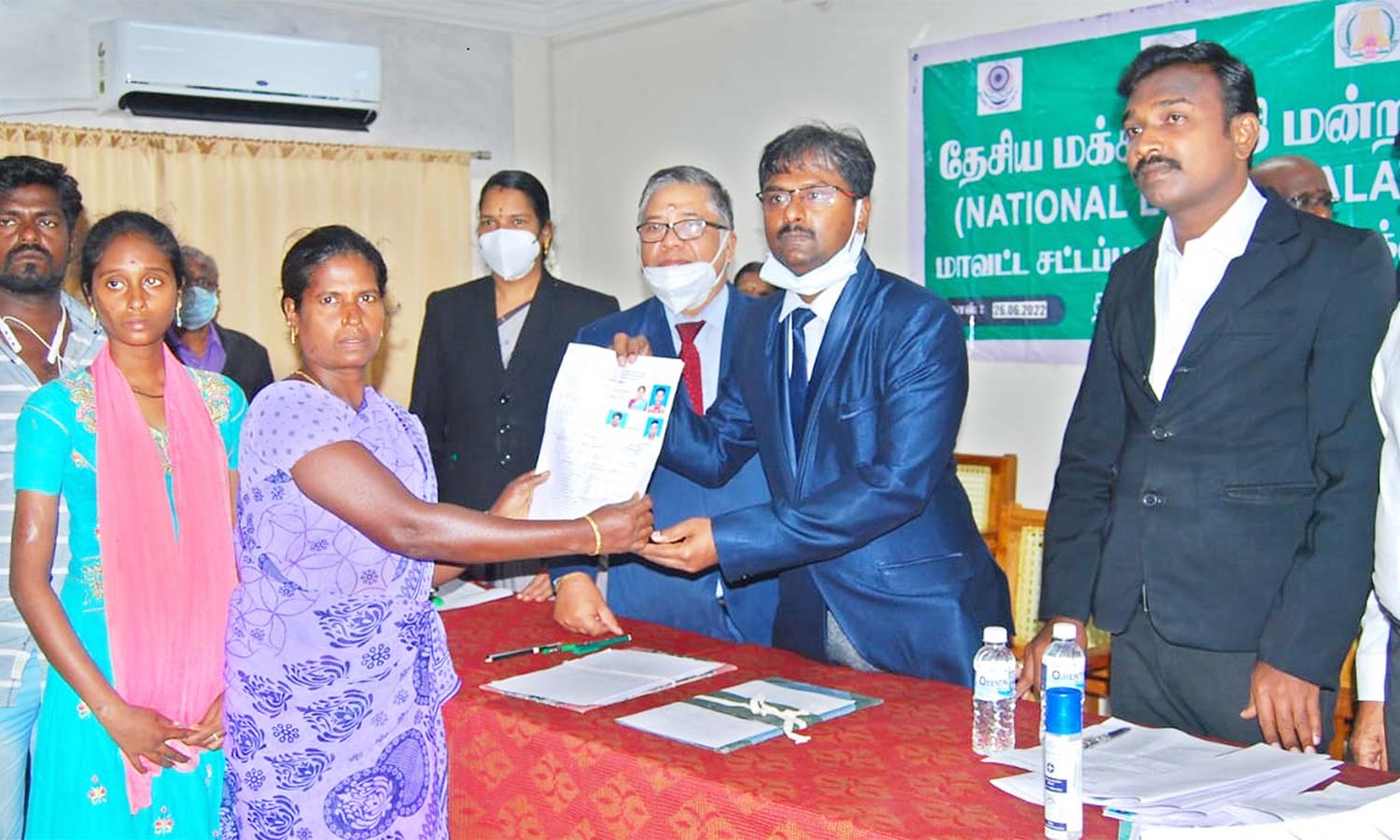 தஞ்சையில் லோக் அதாலத் சிறப்பு முகாமில் வழக்குகளுக்கு தீர்வு தஞ்சையில் லோக் அதாலத் சிறப்பு முகாமில் வழக்குகளுக்கு தீர்வு