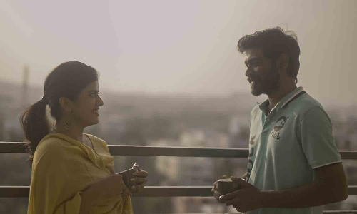 கவனம் ஈர்க்கும் நகராதே பாடல்