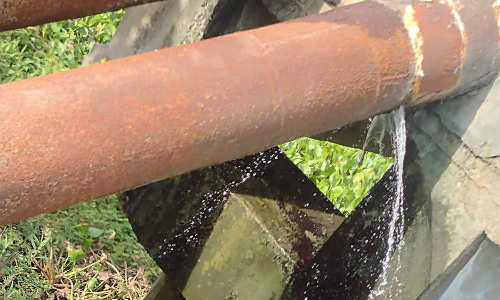 கொள்ளிடம் கூட்டு குடிநீர் குழாயில் உடைப்பு