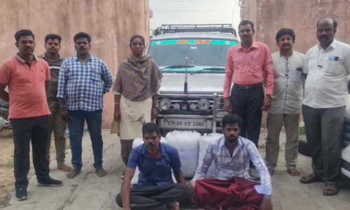 ஆந்திராவில் இருந்து காரில் கடத்தி வந்த 60 கிலோ கஞ்சா பறிமுதல்- 2 பேர் கைது