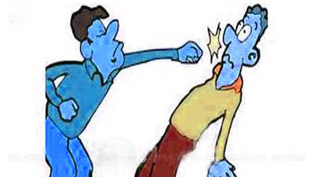 டிரைவர் மீது தாக்குதல் டிரைவர் மீது தாக்குதல்