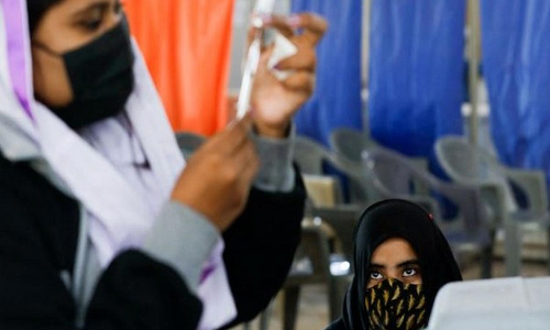 பாகிஸ்தானில் அதிகரிக்கும் கொரோனாவால் மீண்டும் கட்டுப்பாடுகள் அமல்