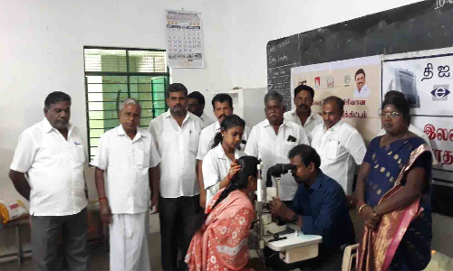 வீரபாண்டியில் இலவச கண் சிகிச்சை முகாம்