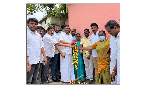 பேரண்டப்பள்ளி ஊராட்சியில்   சிமெண்டு சாலை அமைக்க பூமி பூஜை