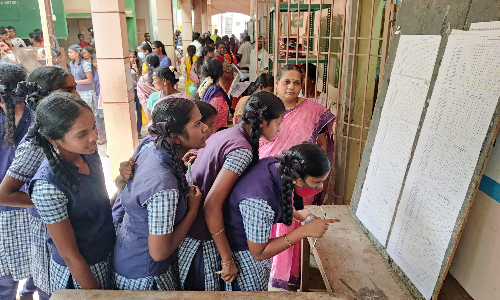 பிளஸ்-1 தேர்வு முடிவுகள் கடலூர் மாவட்டத்தில் 88.74 பேர் தேர்ச்சி
