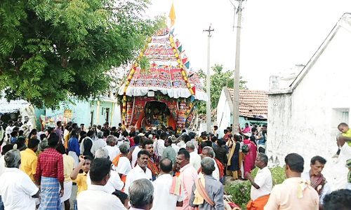 திட்டக்குடி அருகே முத்துமாரியம்மன் கோவில் தேரோட்டம்