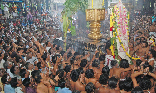 இன்று காலை கொடி ஏற்றத்துடன் தொடங்கியது சிதம்பரம் நடராஜர் கோவிலில்  ஆனி  திருமஞ்சன திருவிழா