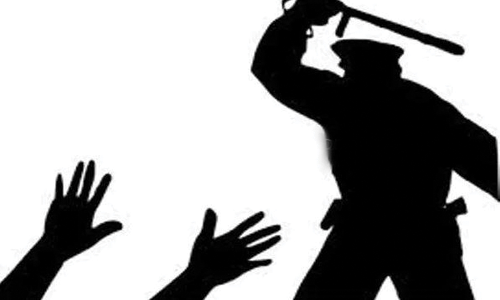 வேலூர் கலெக்டர் அலுவலகத்தில் புகார் கொடுக்க வந்த மனைவியை தடுத்து ரகளை செய்த ராணுவ வீரர்