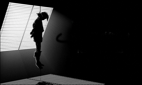 இளம்பெண் தூக்கிட்டு தற்கொலை