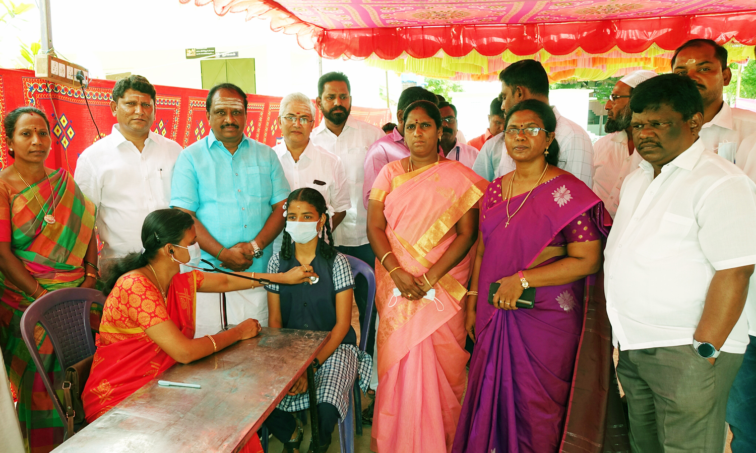 சிறப்பு மருத்துவ முகாம் சிறப்பு மருத்துவ முகாம்