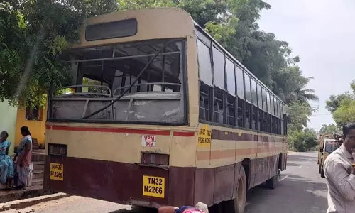 சங்கராபுரம் அருகே - அரசு பஸ் கண்ணாடியை  உடைத்த மர்ம நபர்கள்