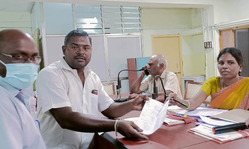 உடைந்த கண்ணாடி பாட்டில்களை கிலோ ரூ.20-க்கு வாங்கும் திட்டத்தை செயல்படுத்த வேண்டும்