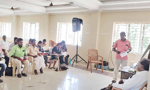 கிராம நிர்வாக அலுவலர்களுக்கு நில அளவை குறித்து பயிற்சி