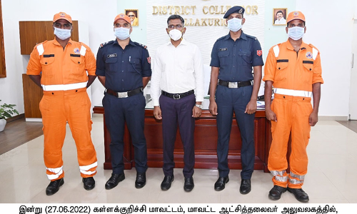 தேசிய பேரிடர் மீட்பு குழுவினருக்கு மாவட்ட கலெக்டர் பாராட்டு