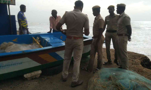 கடலோர பகுதியில் பயங்கரவாதிகள் ஊடுருவலா?- மீனவர் பகுதியில் போலீசார் ஒத்திகையால் பரபரப்பு