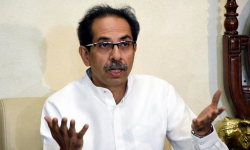 மும்பை திரும்பி வந்து என்னுடன் பேசுங்கள்: அதிருப்தி எம்.எல்.ஏ.க்களுக்கு உத்தவ் தாக்கரே அழைப்பு