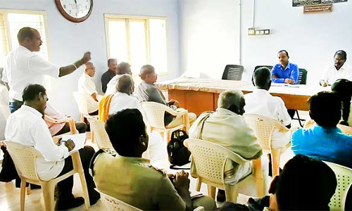 குறைதீர் கூட்டத்தில் விவசாயிகள் ஆவேசம்