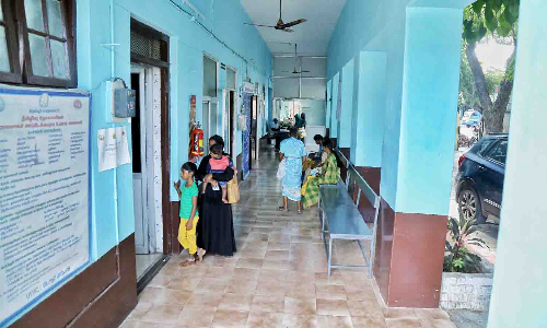 திருப்பூர் நகர்ப்புற ஆரம்ப சுகாதார நிலையத்தில் குளுக்கோஸ் இருப்பு இல்லையென கூறி கர்ப்பிணிகள் அலைக்கழிப்பு - பெண்கள் பரபரப்பு புகார்