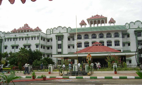 தற்காலிக ஆசிரியர்களை நியமிப்பது ஆபத்தானது- மதுரை ஐகோர்ட்டு நீதிபதி எச்சரிக்கை