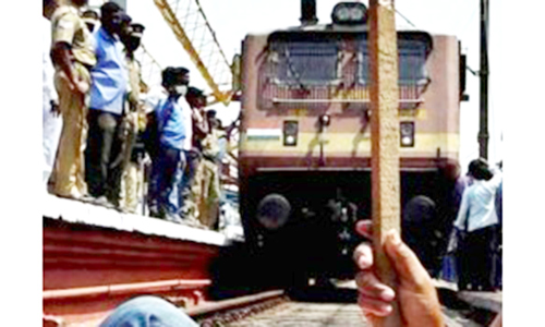 ரெயில் மறியல் போராட்டம் வாபஸ் - பேச்சுவார்த்தையில் தீர்வு