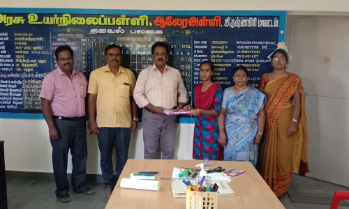 10-ம் வகுப்பு தேர்வில்  ஆலேரஅள்ளி அரசு பள்ளி 100 சதவீத தேர்ச்சி