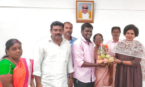 பிளஸ்2 தேர்வில் மாநில அளவில் 2-ம் இடம் பிடித்த மாணவருக்கு கலெக்டர் பாராட்டு