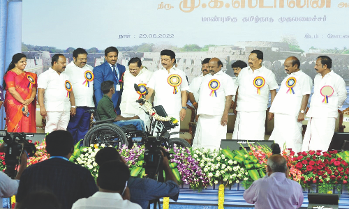 ராணிப்பேட்டை கலெக்டர் அலுவலகத்தில் அமையப்பெற்றுள்ள அரசு அலுவலகங்கள்