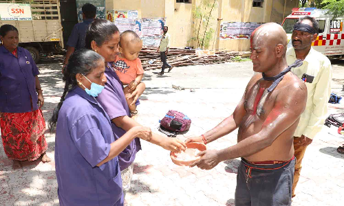 டெட் தேர்வில் தேர்ச்சி பெற்ற ஆசிரியர்கள் இன்று மொட்டையடித்து போராட்டம்