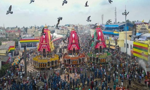 ஒடிசா மாநிலம் பூரியில் ரத யாத்திரை விழா இன்று கோலாகல கொண்டாட்டம்