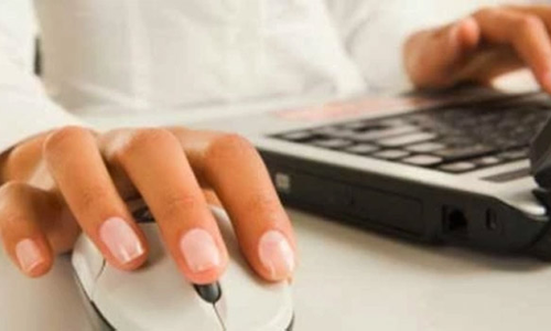 ஆன்லைனில் கடன் பெற்ற வாலிபருக்கு நிர்வாண புகைப்படங்களை அனுப்பி பணம் பறித்த கும்பல்