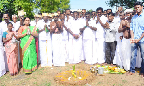 சமுதாயக்கூடம் கட்ட பூமி பூஜை