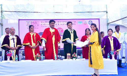 ஓசூர் பி.எம்.சி.டெக் பொறியியல்  கல்லூரியில் பட்டமளிப்பு விழா