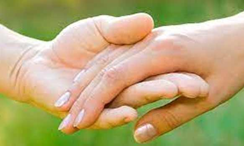 போலீஸ் நிலையத்தில் காதல் ஜோடி தஞ்சம்