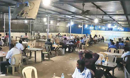 அனுமதியின்றி  செயல்பட் 19 டாஸ்மாக் பார்களுக்கு சீல் - அதிகாரிகள் நடவடிக்கை