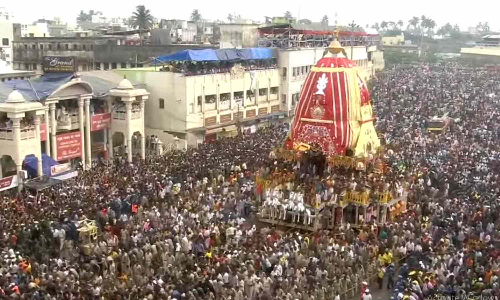 பூரி ஜெகந்நாதர் ரத யாத்திரை கோலாகலம்- லட்சக்கணக்கான பக்தர்கள் திரண்டனர்