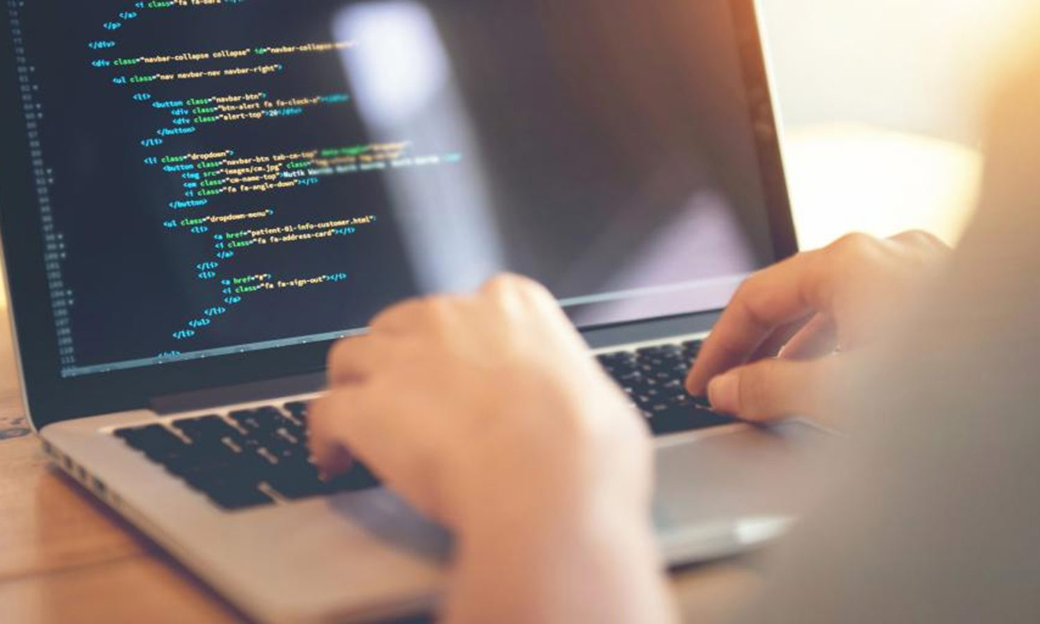 கம்ப்யூட்டர் சயின்ஸ் படிப்புக்கு மாணவர்களிடையே கடும் போட்டி- 70 இடங்களுக்கு 5,200 பேர் விண்ணப்பம்